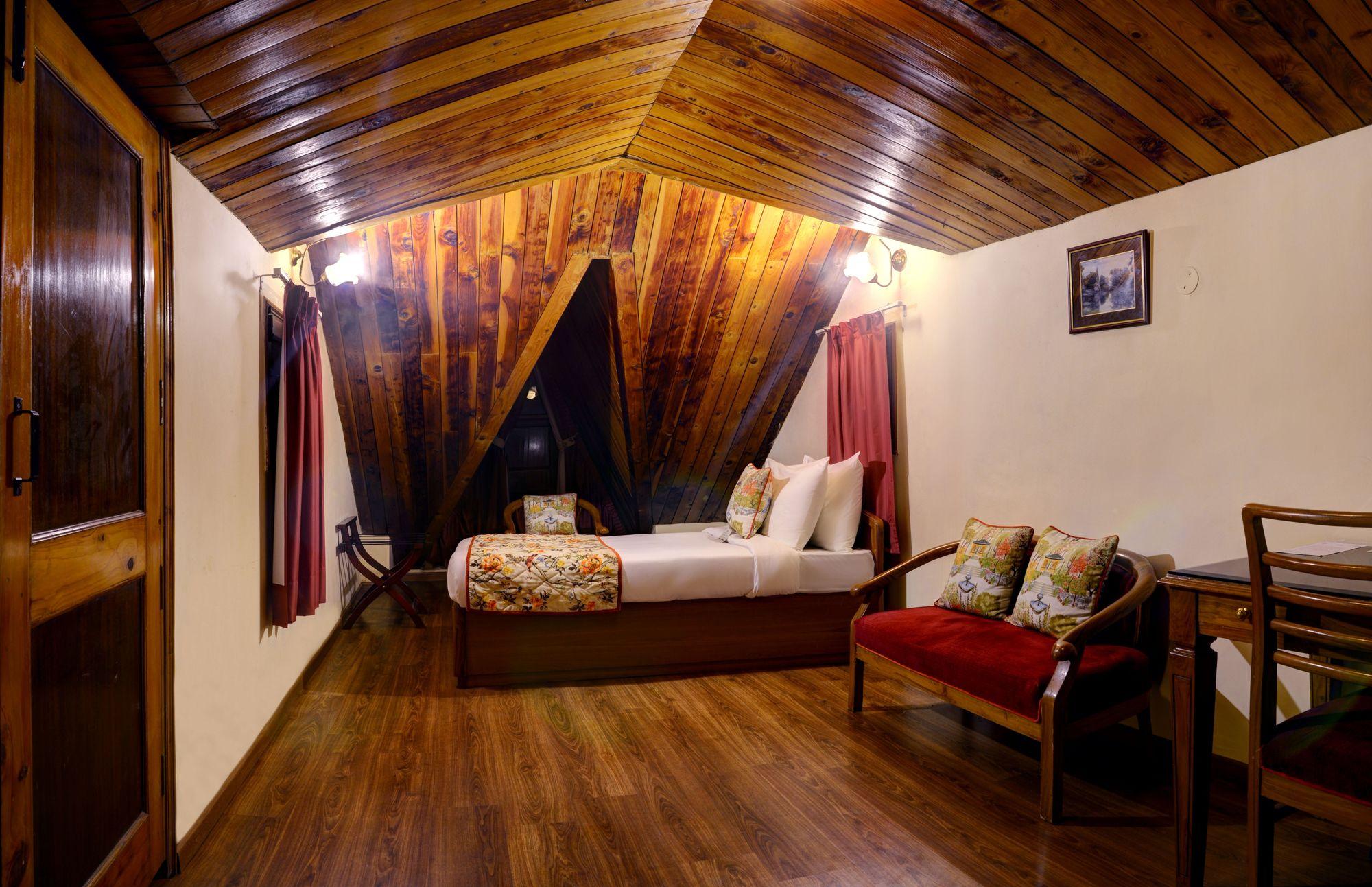 Summit Le Royale Hotel, Shimla Esterno foto